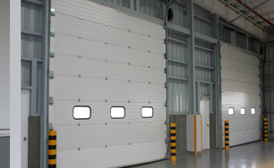 青岛工业提升门的门板作用有多大？